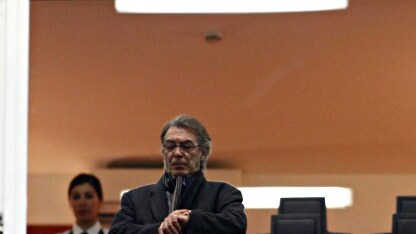 moratti guarda l'orologio
