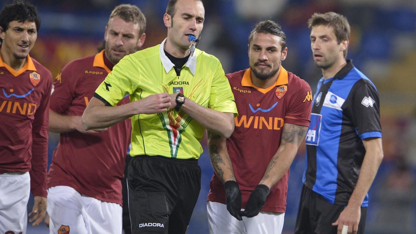 l'attaccante della roma squalificato per tre giornate in coppa italia