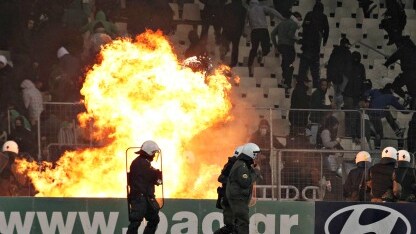 scontri tifosi baschi agenti