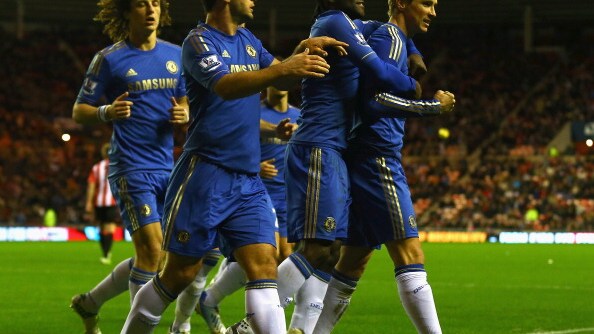 Gol spagnoli regalano il successo al Chelsea e all'Arsenal. Le squadre londinesi hanno sconfitto Sunderland e West Bromwich. Domani alle 14.30 si sfidano Manchester City e Manchester United.