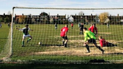 partita di calcio dilettanti