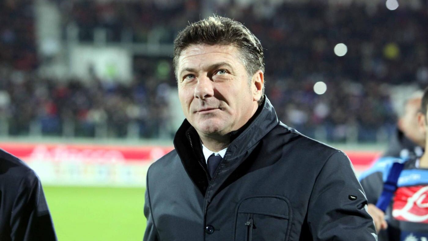 Mazzarri non avrà a disposizione per il match di ottavi di finale gli infortunati Gamberini e Dzemaili. Dovrebbero partire dal primo minuto Aronica, Campagnaro e Inler.