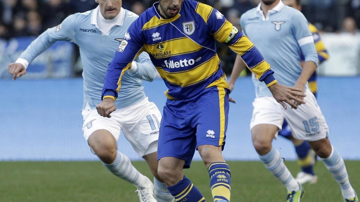 Preziosi, che ha già acquistato Floro Flores e Matuzalem, pensa anche a Christian Zaccardo. Il difensore del Parma potrebbe essere scambiato con Bovo o Canini.