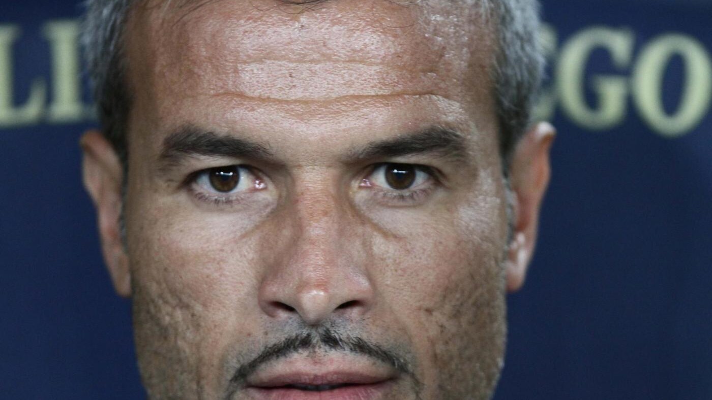 La società ligure oggi ha esonerato Michele Serena. Al posto dell'ex calciatore della Fiorentina è stato ingaggiato Atzori, che ha rescisso il contratto che lo legava alla Sampdoria.