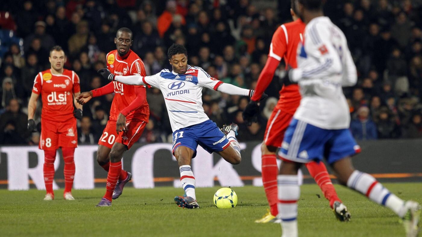 Lo Schalke, che in Champions sfiderà il Galatasaray di Drogba e Sneijder, ha preso il brasiliano in prestito.