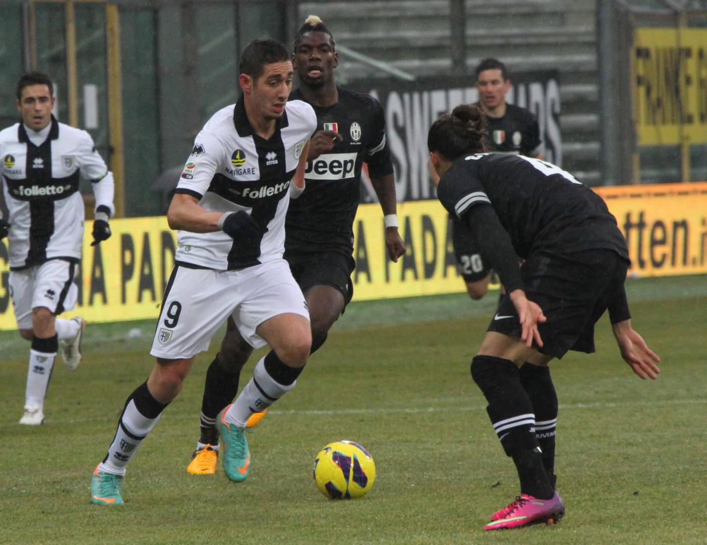 L'attaccante francese del Parma, che piace anche a Juventus e Arsenal, la prossima stagione potrebbe giocare accanto ad El Shaarawy.