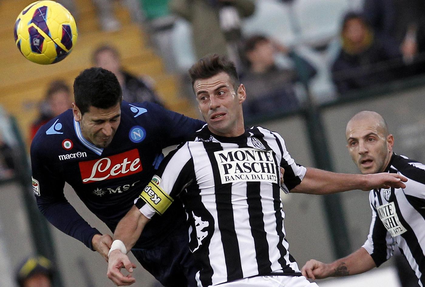 l'attaccante del siena piace a napoli e torino