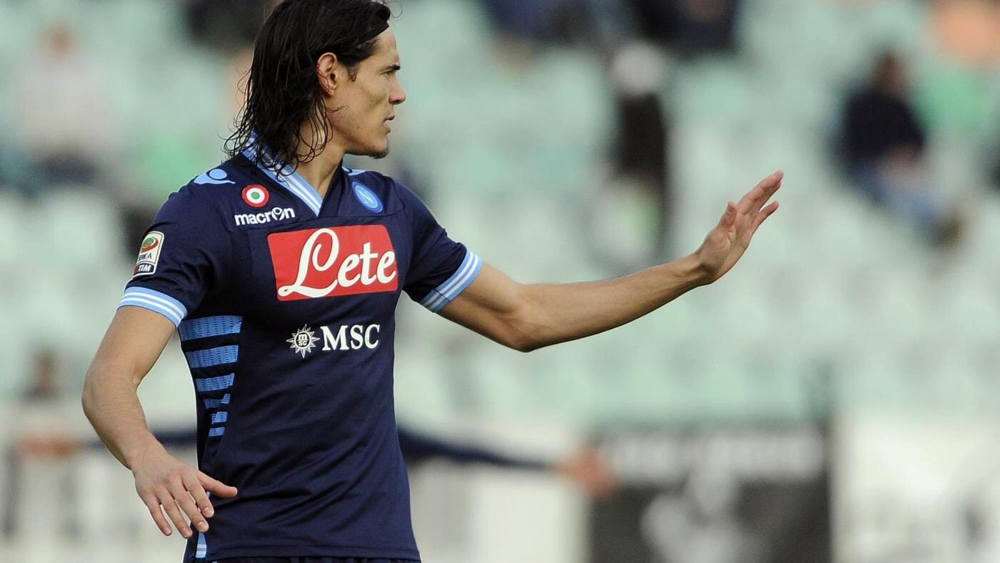 Il procuratore di Ibrahimovic e Balotelli è sicuro che Edinson Cavani lascerà il Napoli la prossima estate. Il Paris Saint Germain potrebbe essere la sua nuova squadra.