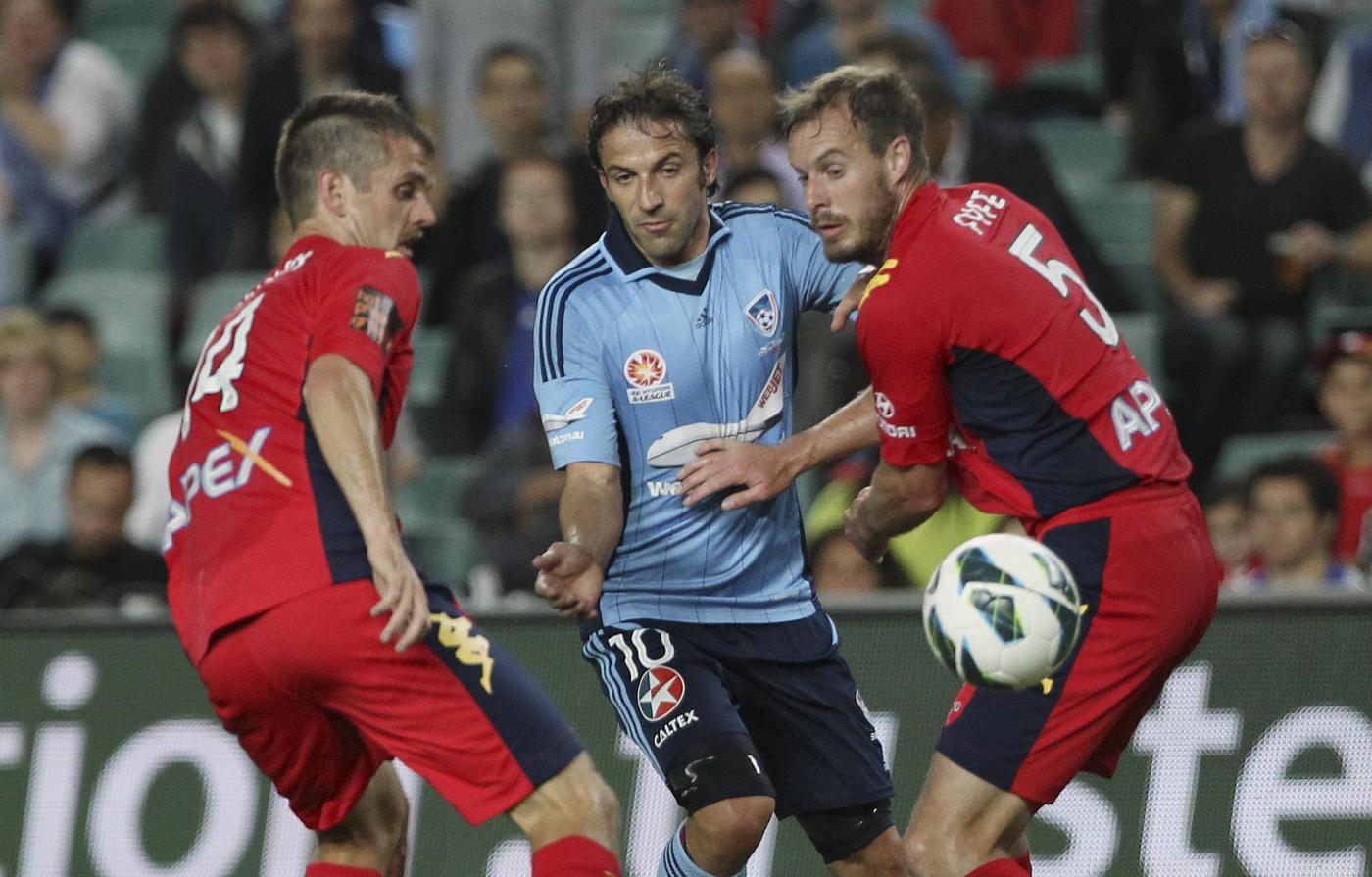 I dirigenti del Sydney Fc non vogliono rinnovare il contratto ad Alessandro Del Piero. L'ex leggenda della Juventus potrebbe il prossimo anno giocare con i Los Angeles Galaxy o con lo Shanghai Shenua di Drogba.