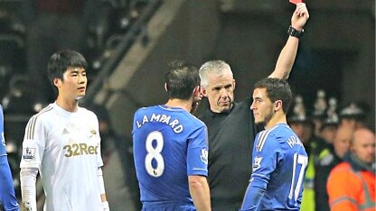 il rosso a hazard del chelsea