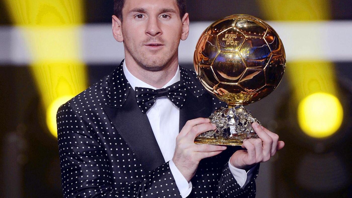 Il calciatore del Barcellona ha voluto ringraziare di persona i due stilisti italiani, che gli hanno creato il vestito con cui si è presentato alla premiazione del Pallone d'Oro.