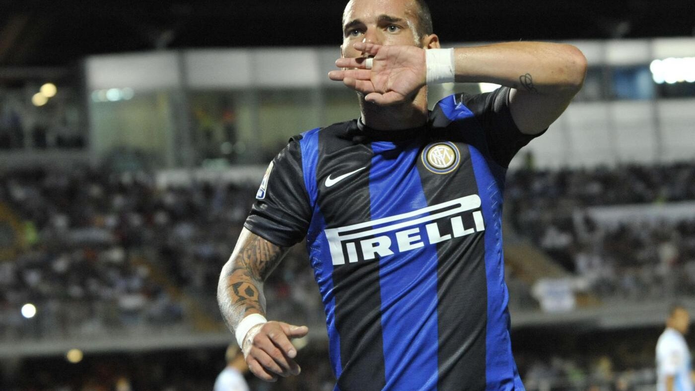 l'olandese potrebbe passare dall'inter al milan
