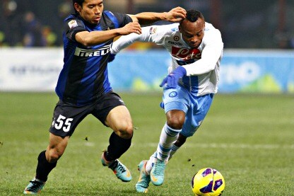 il difensore del napoli zuniga