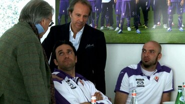 il patron della fiorentina è andato a trovare i suoi ragazzi alla vigilia del match con la juventus