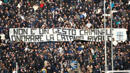lo striscione dei tifosi bergamaschi