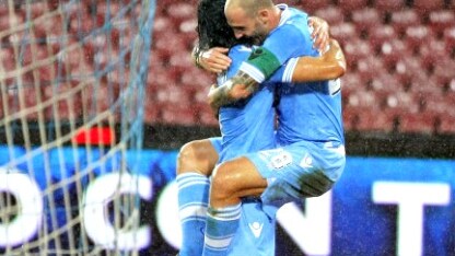cannavaro abbracciato a cavani
