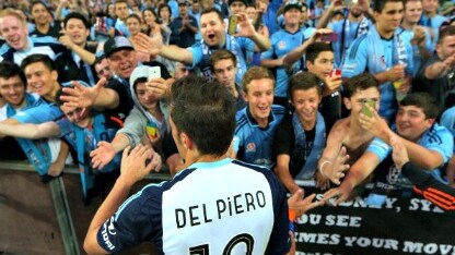 alessandro del piero saluta i tifosi