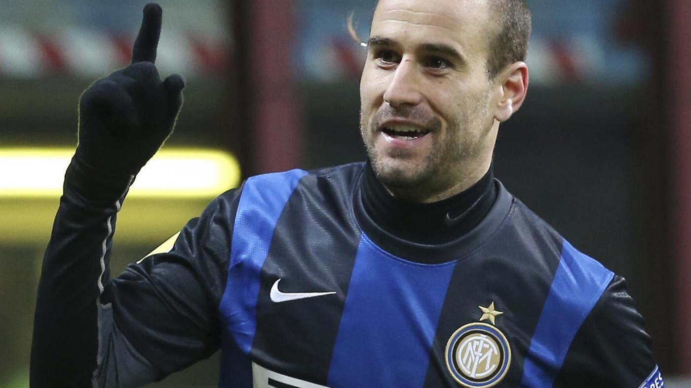 stramaccioni sfida montella nel posticipo della 25a giornata di serie a