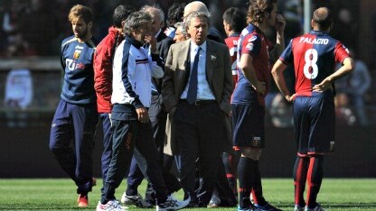 attimi di tensione in genoa siena del 2012
