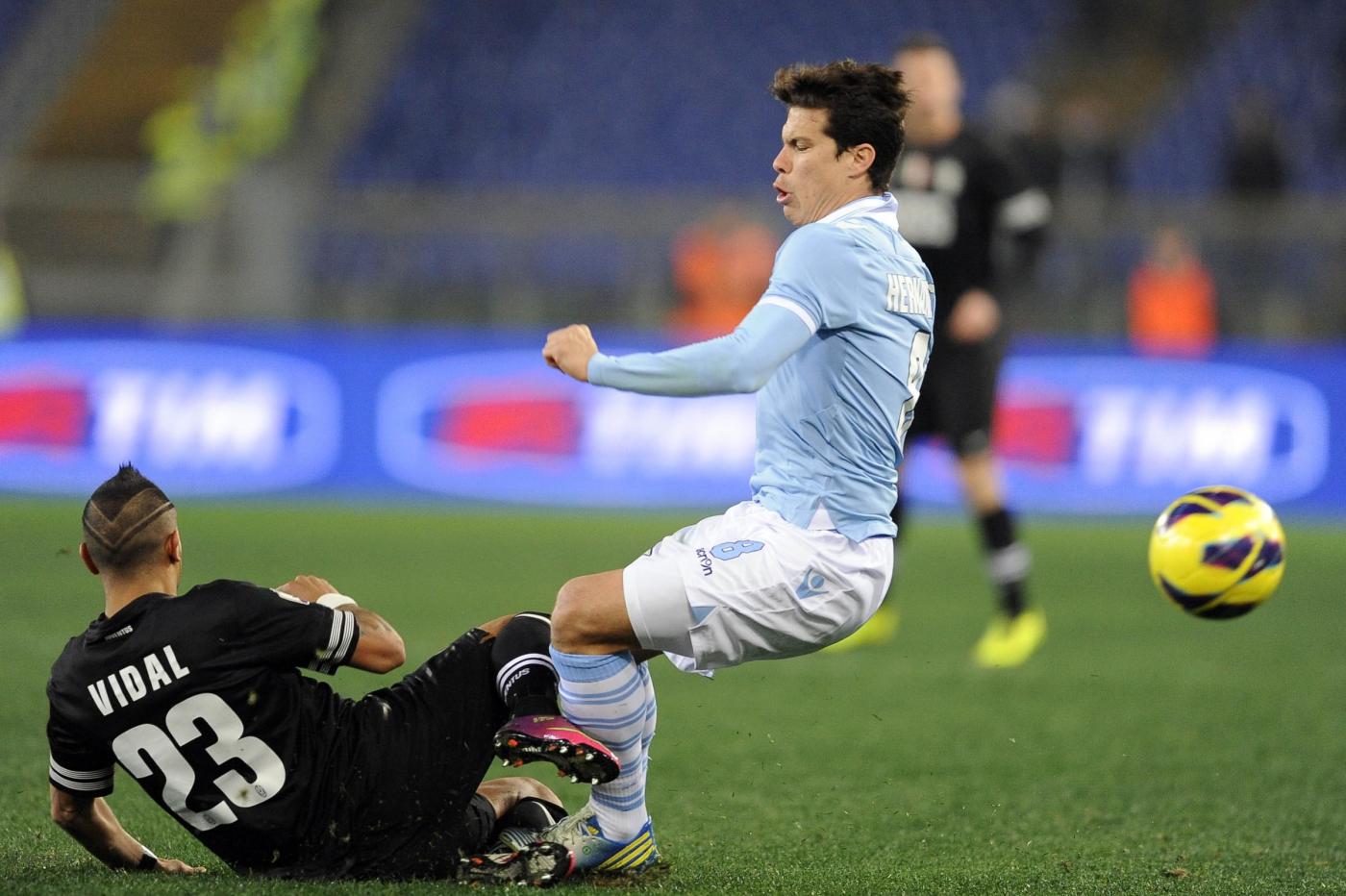 il centrocampista di petkovic starà fuori un mese