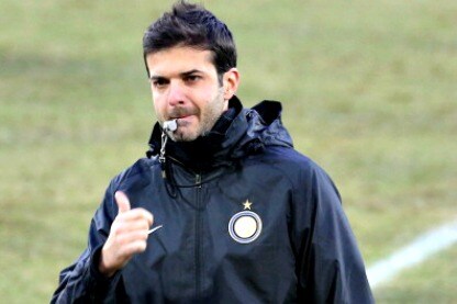 andrea stramaccioni al campo d'allenamento