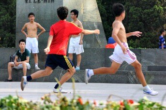 una gara di calcio giovanile