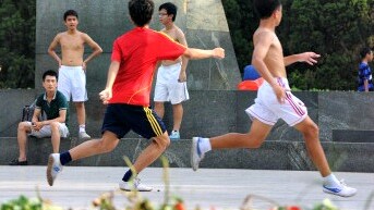 una gara di calcio giovanile