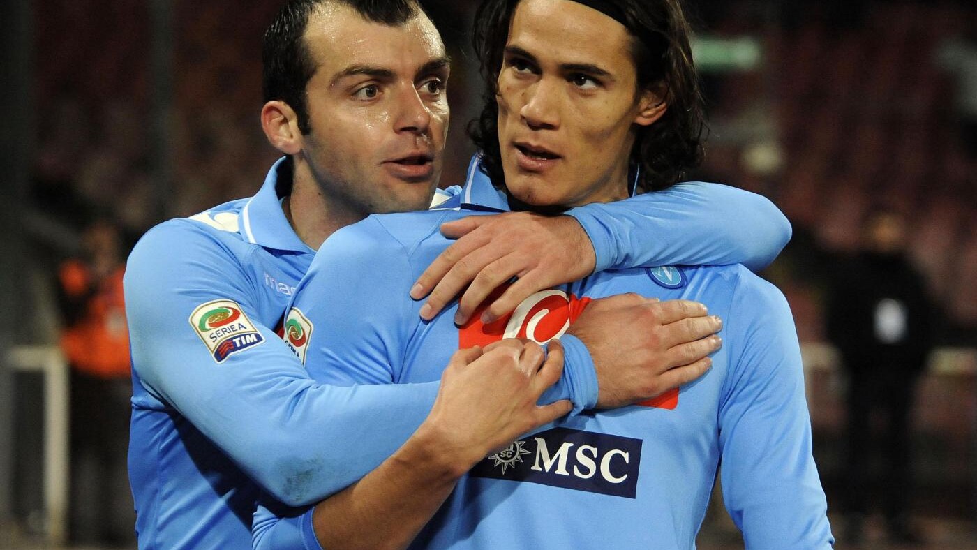 Dzemaili prenderà il posto di Inler. Cannavaro, scontata la squalifica, torna al centro della difesa.