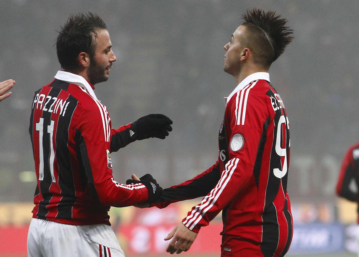 Allegri, che non ha Balotelli, schiera in avanti Boateng, El Shaarawy e Pazzini. Petkovic ancora non sa se potrà schierare Floccari. L'alternativa è Kozak.