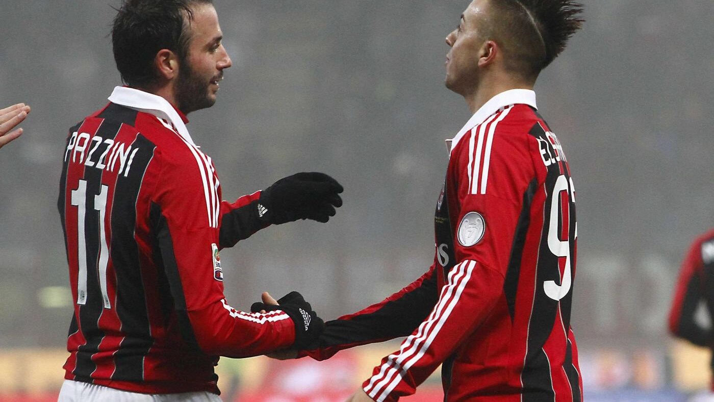 Allegri, che non ha Balotelli, schiera in avanti Boateng, El Shaarawy e Pazzini. Petkovic ancora non sa se potrà schierare Floccari. L'alternativa è Kozak.