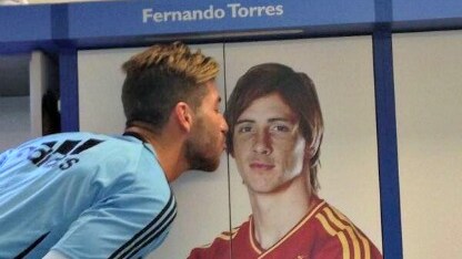 il bacio di sergio ramos