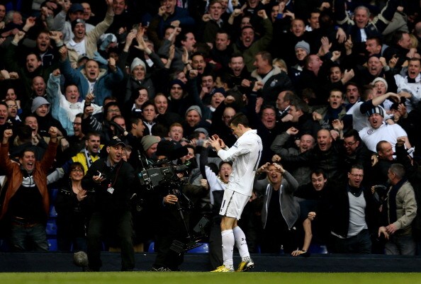 Grazie al successo nel derby Villas Boas scavalca il Chelsea e torna al terzo posto.