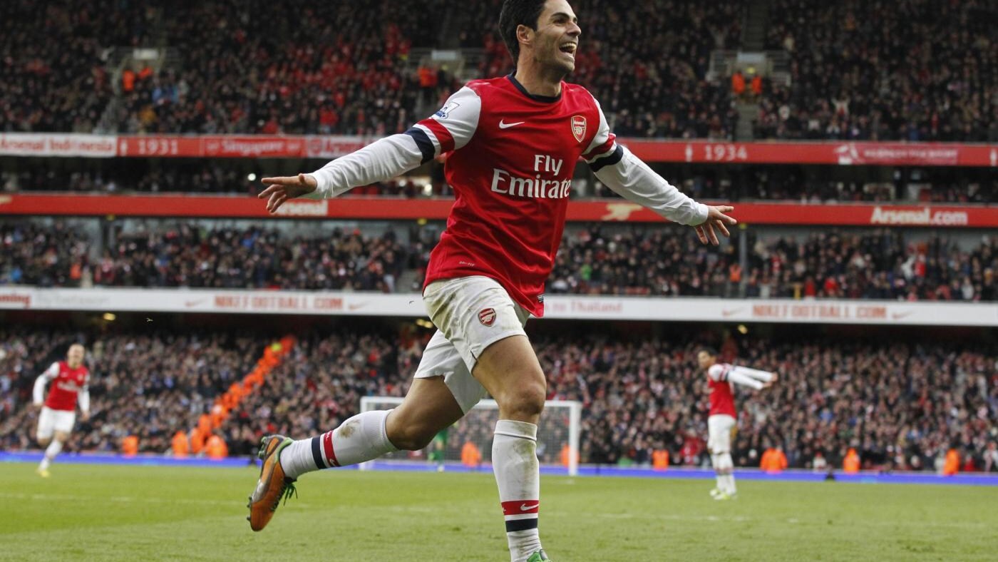 L'Arsenal batte il Norwich e sale al terzo posto, domani in campo lo United. Di Canio impegnato nel derby Newcastle-Sunderland.