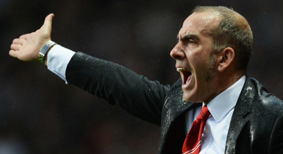 I padroni di casa hanno segnato con Benteke, autore di una tripletta, Vlaar e Weimann. Il Sunderland di Di Canio, in gol con Rose, ha chiuso il match in dieci.
