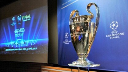 un momento del sorteggio a nyon