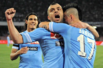 abbraccio dopo il gol