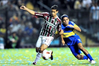 jean del fluminense in azione col boca juniors