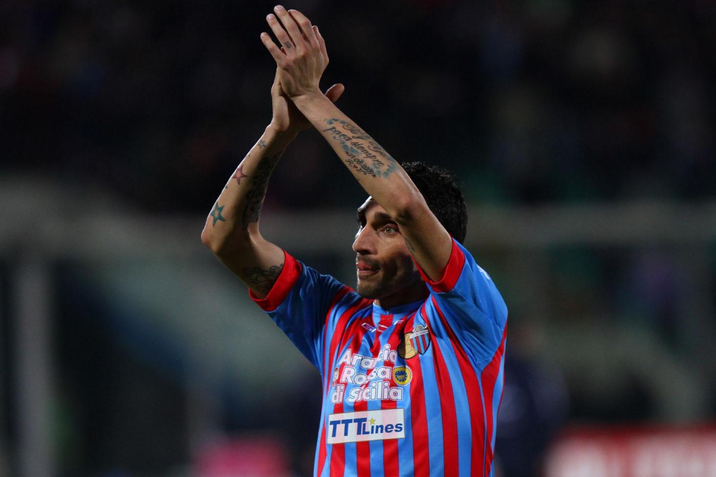 L'attaccante del Siena è di proprietà del Lorient. Per Lodi il Catania vuole cinque milioni di euro.