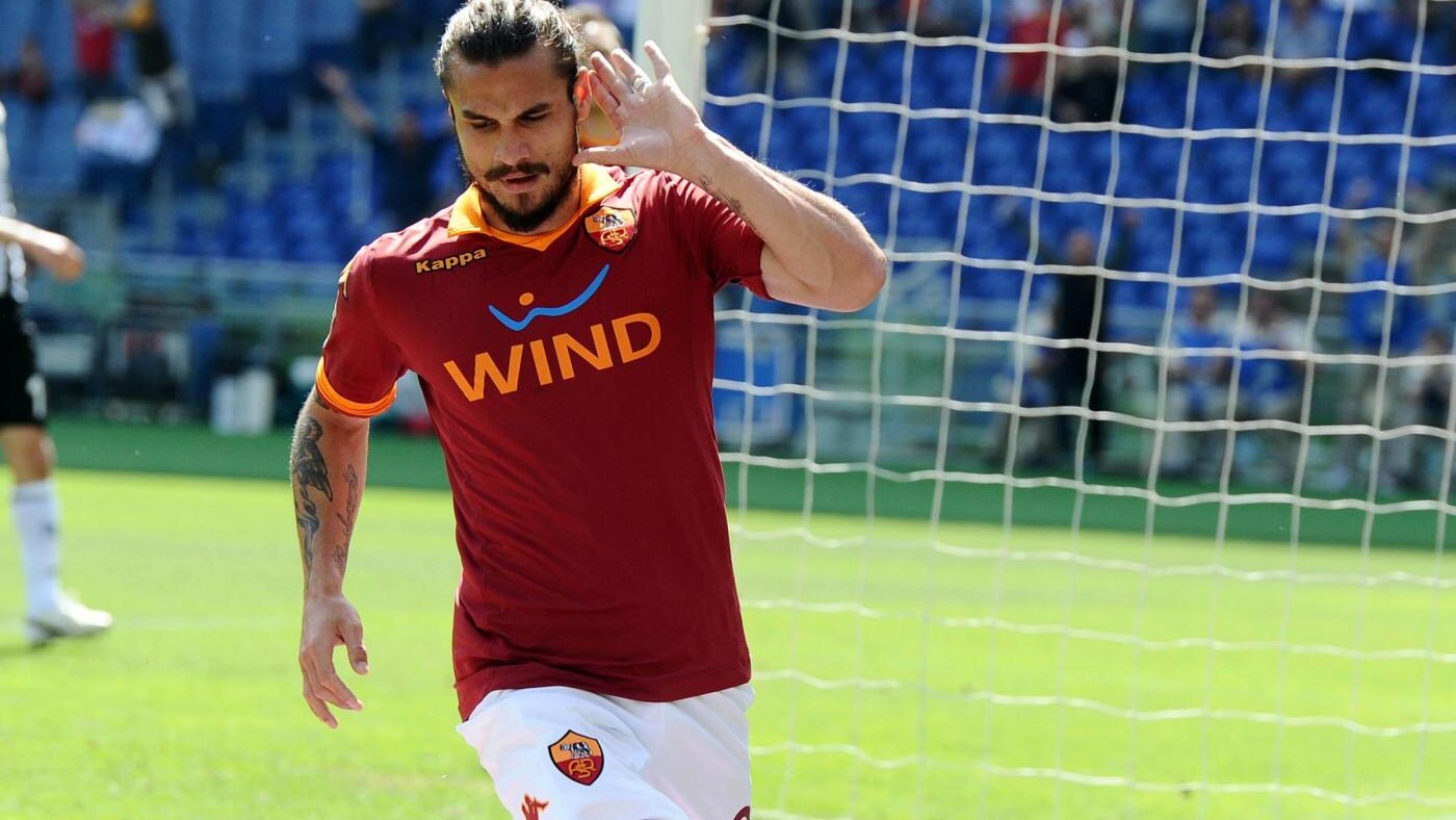 Battendo per 4 - 0 il Siena, la Roma è tornata al quinto posto.