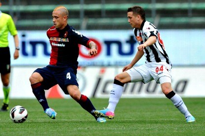 nainggolan in azione con l'udinese