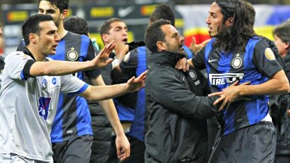 schelotto a fine gara con l'Atalanta