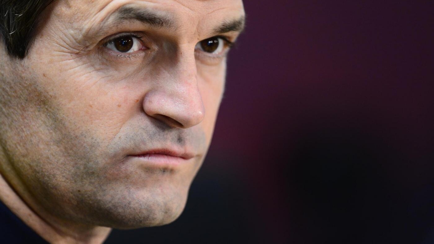 l'allenatore catalano resterà al barcellona