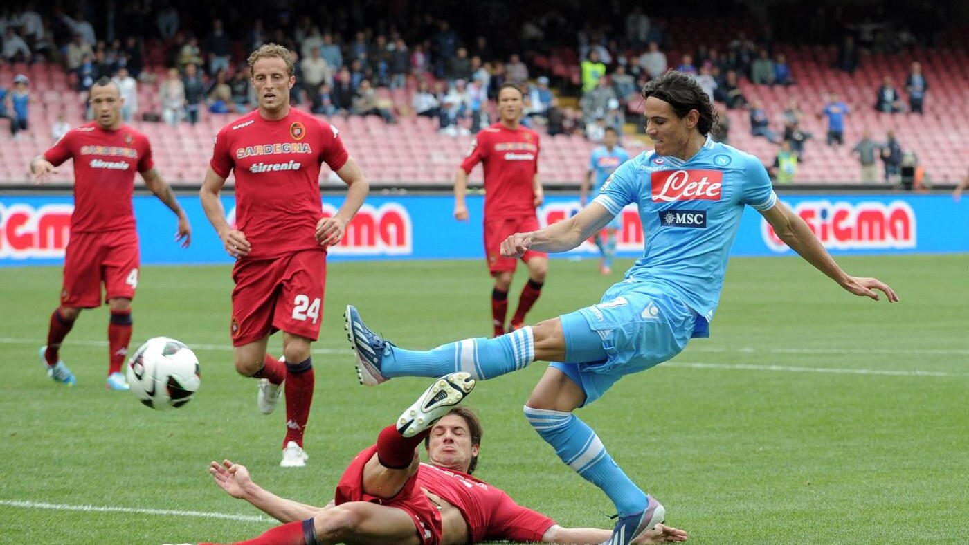 Cavani cerca il 100esimo gol con la maglia del Napoli