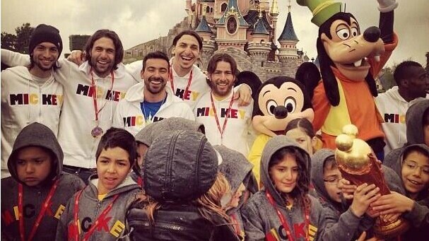 ibra e lavezzi a disneyland