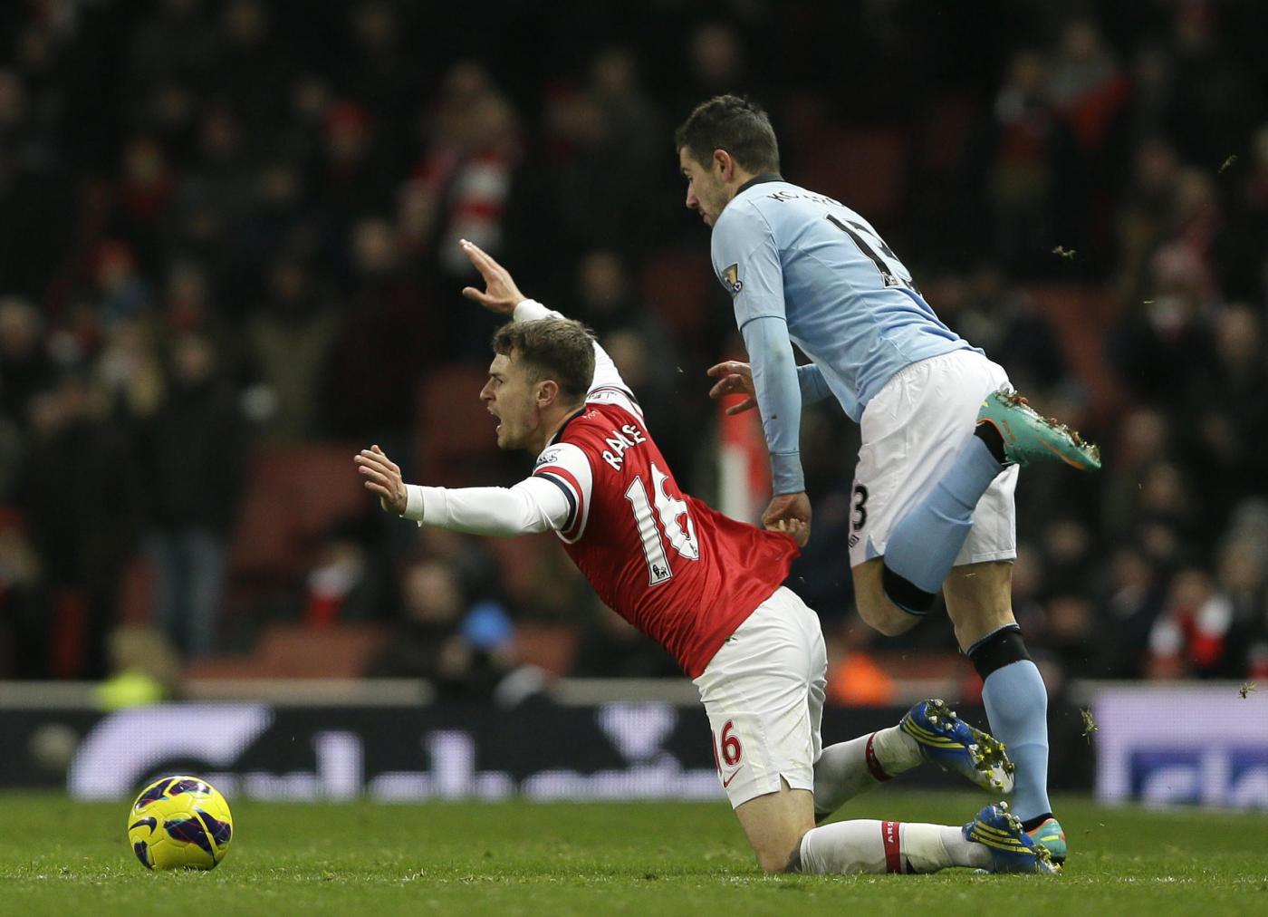 Il difensore serbo da tre stagioni gioca nel Manchester City.