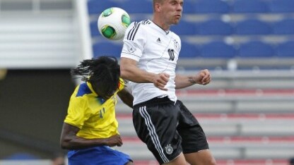 lukas podolski in attacco
