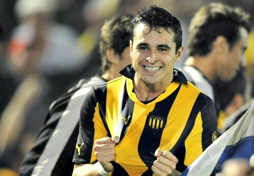 il difensore centrale del penarol al verona
