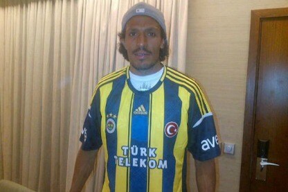 Bruno Alves con la maglia del Fenerbahce