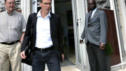 laurent blanc nei pressi della federazione francese