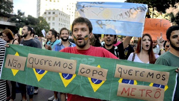 un'immagine di un manifestante